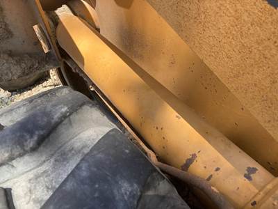 Case 621B Hydraulic Cylinder