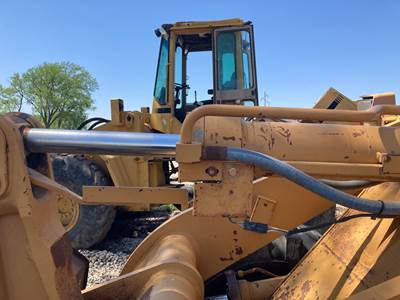 Case 621B Hydraulic Cylinder