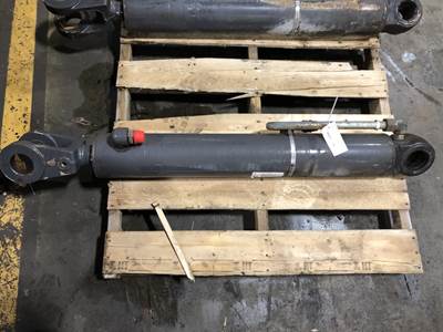 Case 621F Hydraulic Cylinder