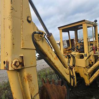 Case 680C Hydraulic Cylinder