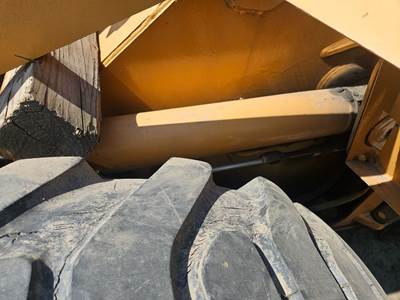 Case 721 Hydraulic Cylinder