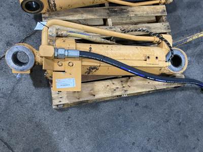 Case 821 Hydraulic Cylinder