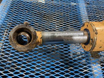 Case 821 Hydraulic Cylinder