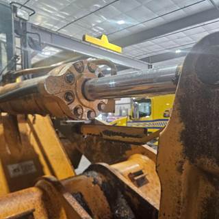 Case 821C Hydraulic Cylinder