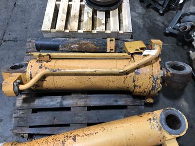 Case 921C Hydraulic Cylinder