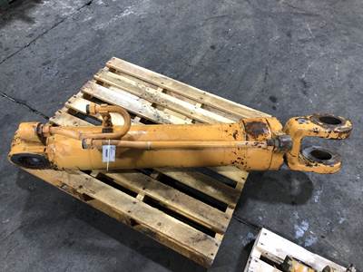 Case 921C Hydraulic Cylinder