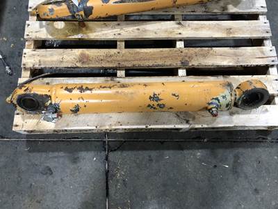 Case 921C Hydraulic Cylinder