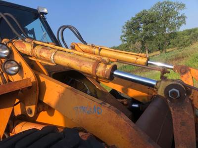 Case W36 Hydraulic Cylinder