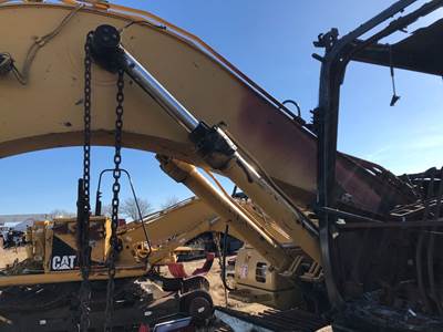 Caterpillar 315CL Hydraulic Cylinder for a Caterpillar 315C L