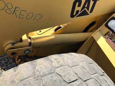 Caterpillar 916 Hydraulic Cylinder