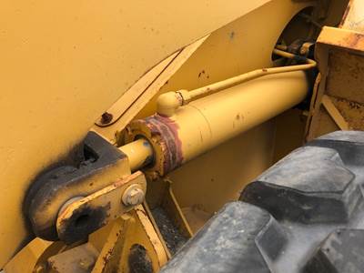 Caterpillar 938G Hydraulic Cylinder