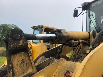 Caterpillar 938G Hydraulic Cylinder