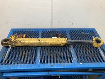 Caterpillar 938G Hydraulic Cylinder