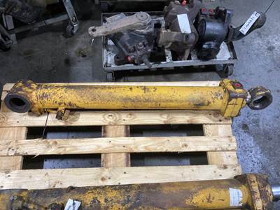 Caterpillar 941B Hydraulic Cylinder for a CAT 941B