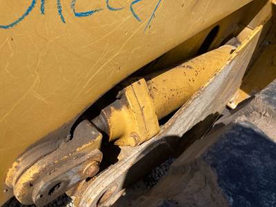 Caterpillar 950F Hydraulic Cylinder