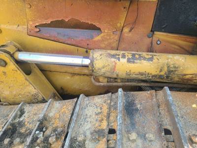 Caterpillar D6N XL Hydraulic Cylinder