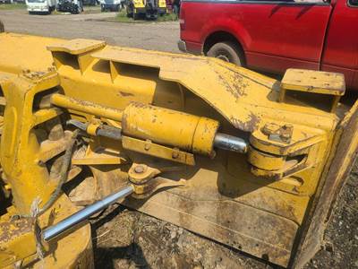 Caterpillar D6N XL Hydraulic Cylinder