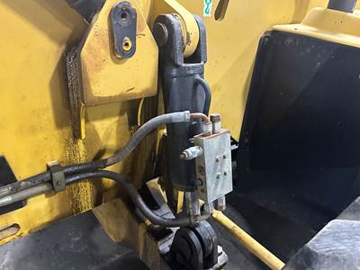 Caterpillar TH460B Hydraulic Cylinder