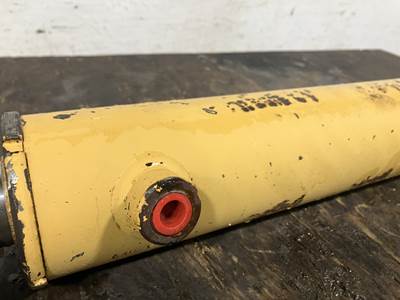 Caterpillar TH83 Hydraulic Cylinder