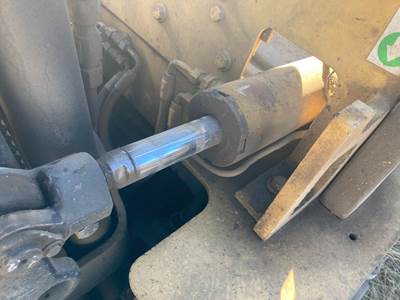 Caterpillar VC60D Hydraulic Cylinder