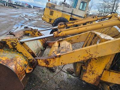 Dynahoe 190 Hydraulic Cylinder