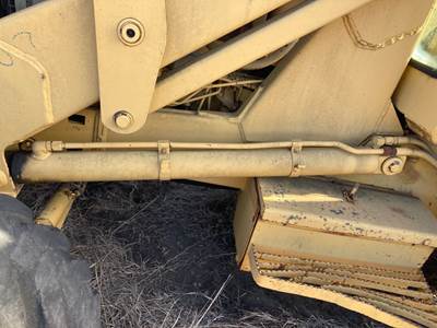 Ford 655A Hydraulic Cylinder