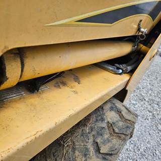 Gehl 4840 Hydraulic Cylinder