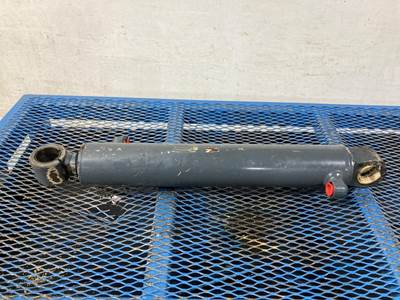 Gehl R165 Hydraulic Cylinder