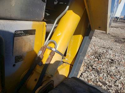 Gehl SL7810 Hydraulic Cylinder