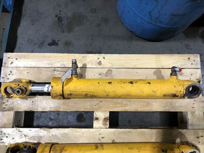 International 515 Hydraulic Cylinder