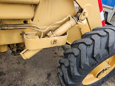 International H-30B Hydraulic Cylinder