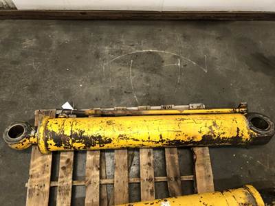 International H-90E Hydraulic Cylinder