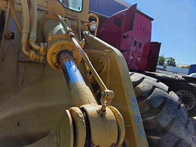 International H-90E Hydraulic Cylinder