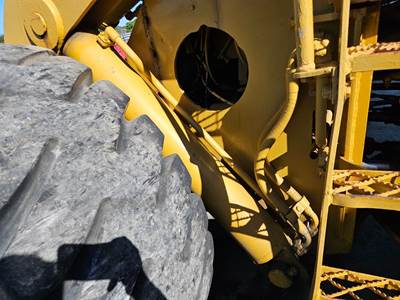 International H-90E Hydraulic Cylinder