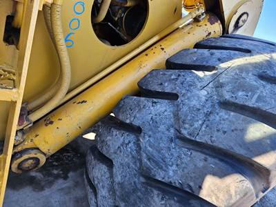 International H-90E Hydraulic Cylinder