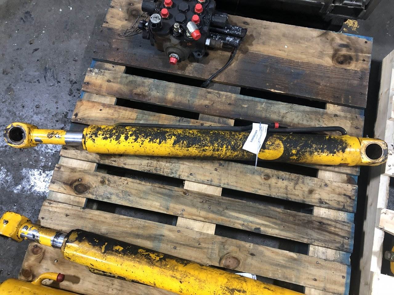 2006 JCB 214F Hydraulic Cylinder For Sale Spencer, IA 25146963