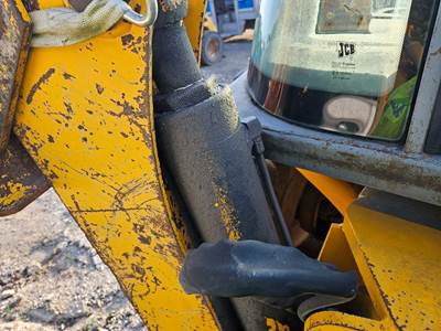 JCB 215S Hydraulic Cylinder