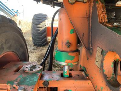 JLG 600S Hydraulic Cylinder