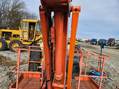 JLG 800AJ Hydraulic Cylinder