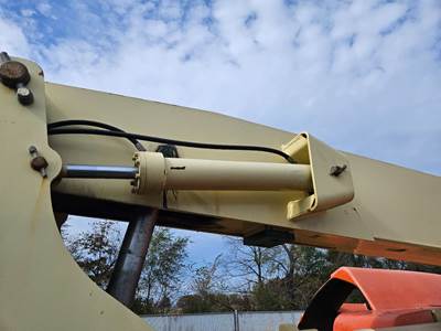 JLG 800AJ Hydraulic Cylinder