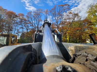 John Deere 240D Hydraulic Cylinder