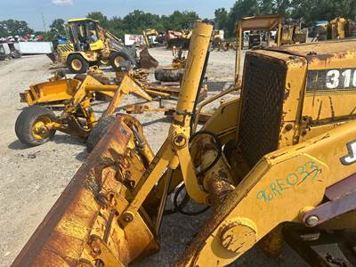 John Deere 310D Hydraulic Cylinder