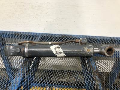 John Deere 318D Hydraulic Cylinder
