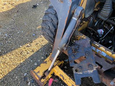 John Deere 320D Hydraulic Cylinder