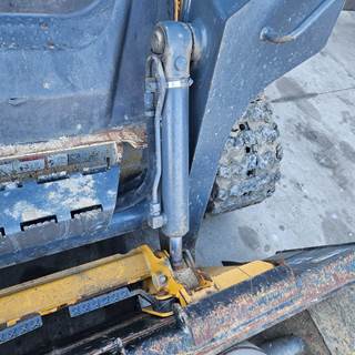 John Deere 323D Hydraulic Cylinder