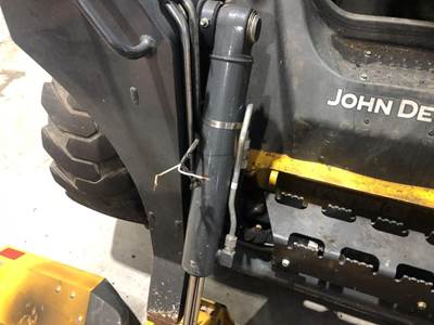 John Deere 324E Hydraulic Cylinder