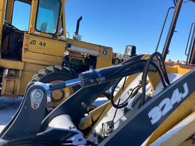 John Deere 324J Hydraulic Cylinder
