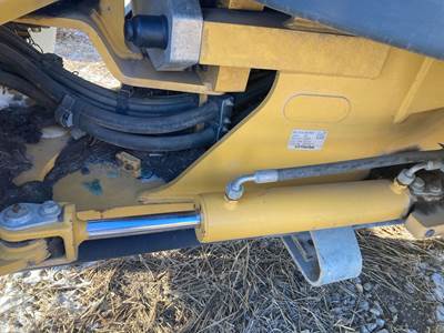 John Deere 324J Hydraulic Cylinder