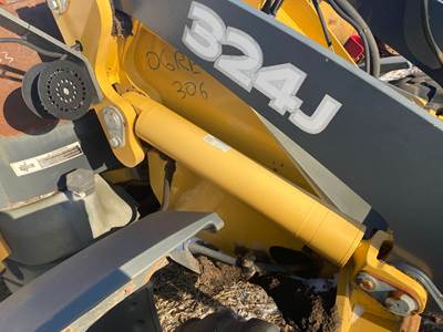 John Deere 324J Hydraulic Cylinder