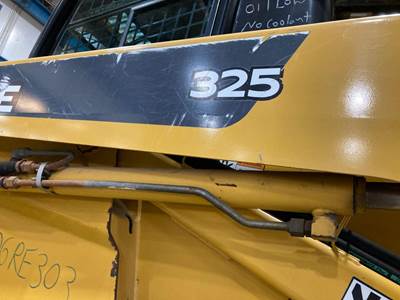 John Deere 325 Hydraulic Cylinder
